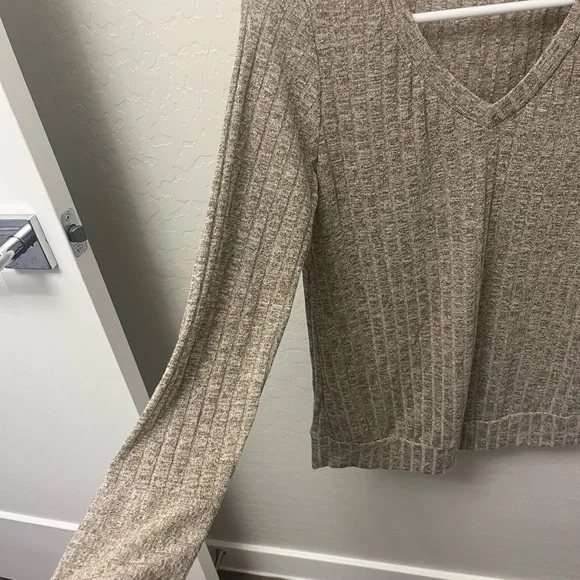 TILLYS long sleeve - Picture 2 of 4